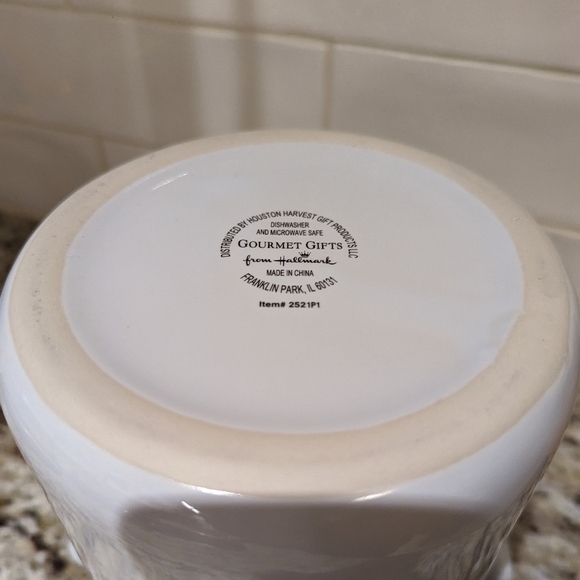 Hallmark Cookie Jar Christmas: Teddy Bear Mary With Holly Berry Red Green White - Picture 8 of 8